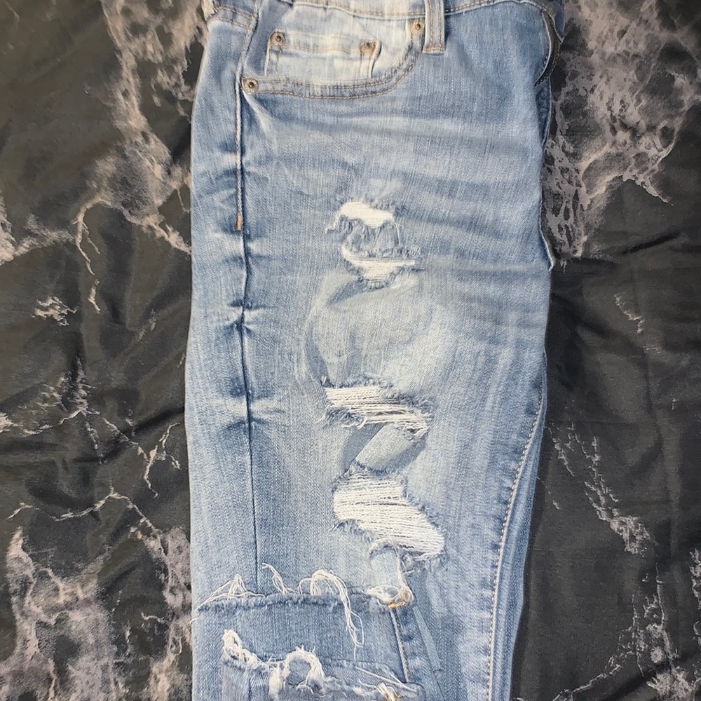 Aeropostale Lightwashed Ripped Jeans Size: 8R